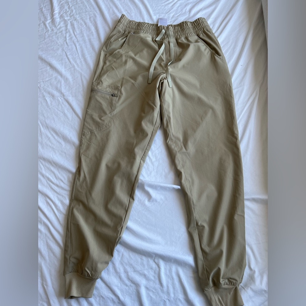 NWOT FIGS High-Waisted Zamora Scrub pants - Small Regular light oak